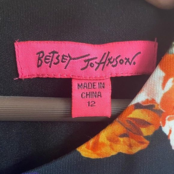Betsey Johnson Cap Sleeve Violet Red Floral Knee Length Sheath Dress size 12 - Picture 12 of 13
